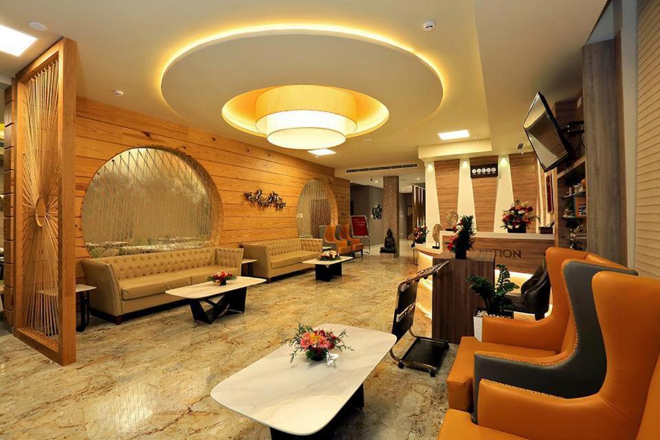 Hotel New York Square Kottayam Exterior foto